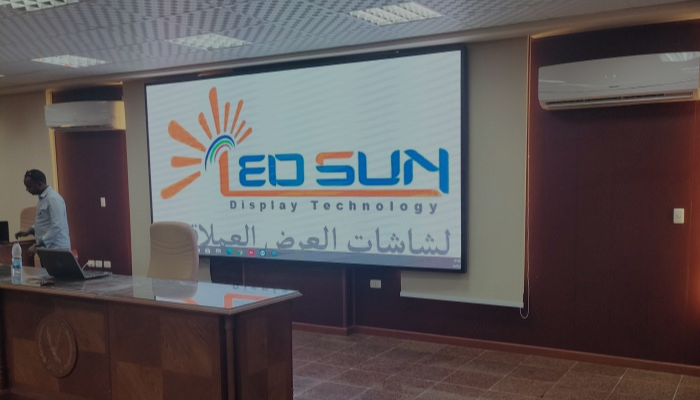 قمنا بتنفيذ مشروع تركيب شاشات LED في معسكر الأمن المركزي بمنطقة السلام.